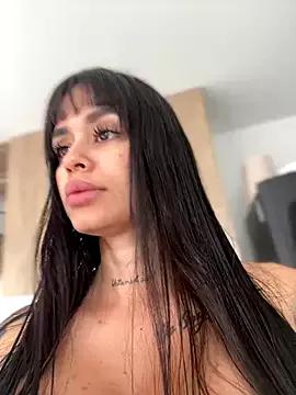 LaraHenao from StripChat