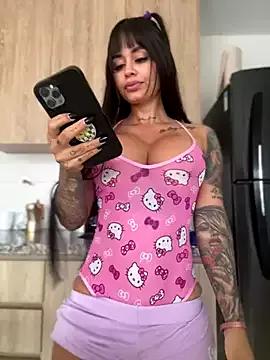 LaraHenao from StripChat