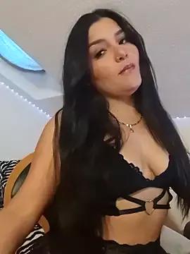laura_dirtyhot from StripChat is Freechat