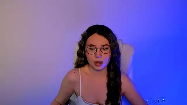 LauraBenson from StripChat is Freechat