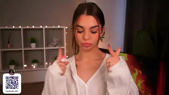 LauraHansil from StripChat is Freechat