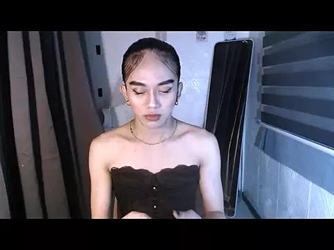 LauraSoHot from StripChat is Freechat