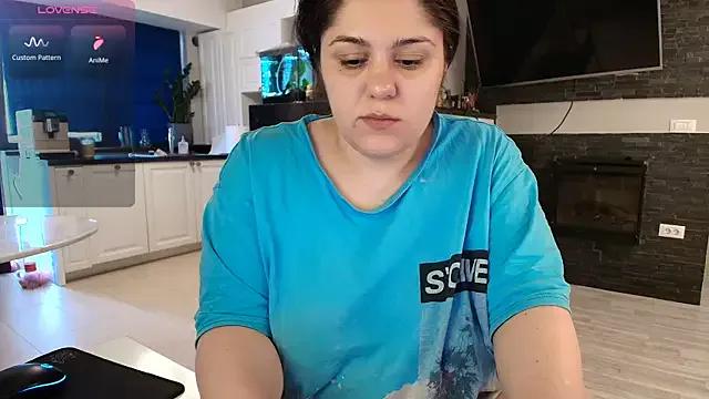 Layla- from StripChat is Freechat