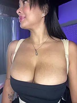 LEAH_DOUUGLASS from StripChat is Freechat