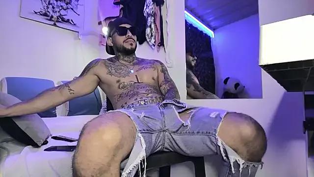 Leenar_Key from StripChat