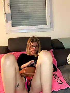 Lesamantssexy from StripChat is Freechat