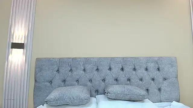 LiaMonroee_ from StripChat is Freechat