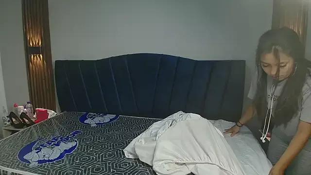 LiaMonroee_ from StripChat is Freechat