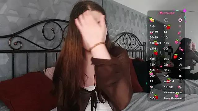 Lili_Luuu from StripChat is Freechat