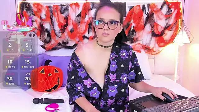 LilithValmare from StripChat is Freechat
