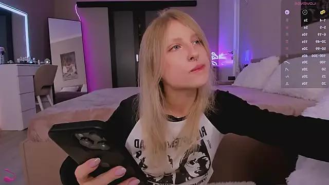 Try the thrill of flirt babes with our cam hosts, featuring unclothed wildness while getting naked and playing with their favored sex toys.