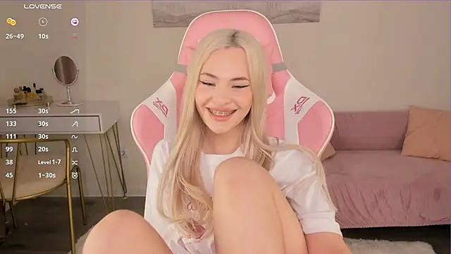 Try the thrill of flirt babes with our cam hosts, featuring unclothed wildness while getting naked and playing with their favored sex toys.