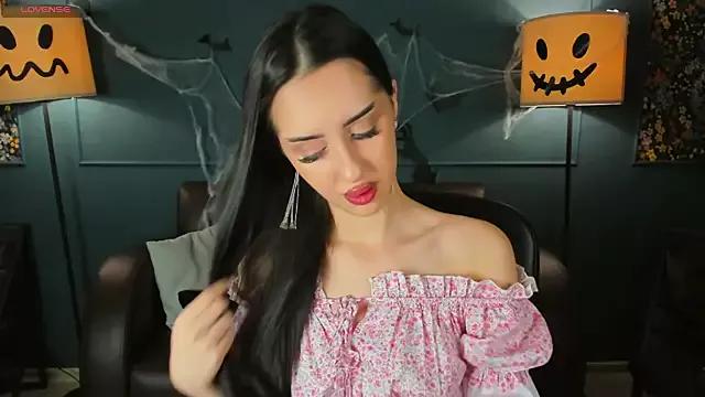 LisaFoxie from StripChat is Freechat