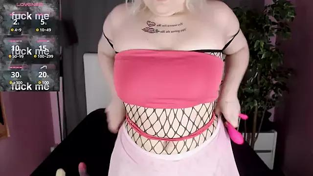 Little_Kittynya from StripChat is Freechat