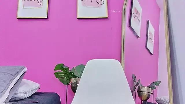 littleebonymommy from StripChat is Freechat