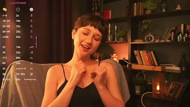 lizzydiz from StripChat is Freechat