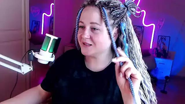 LizzyShine from StripChat is Freechat