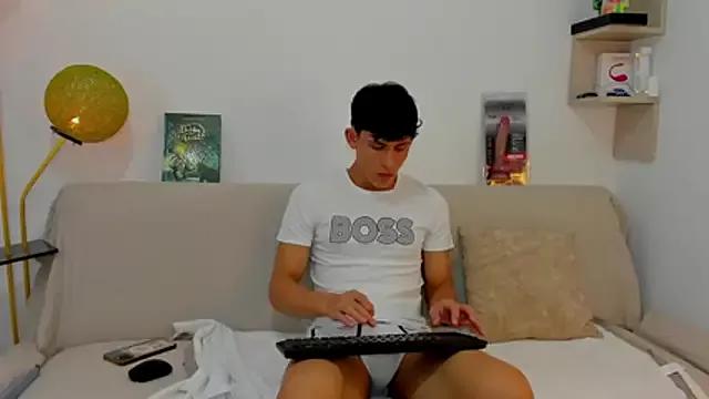 logan_thomas from StripChat is Freechat