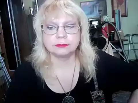 LOLA8888 from StripChat is Freechat