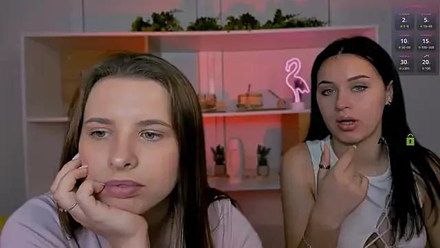 lola_swon from StripChat is Freechat