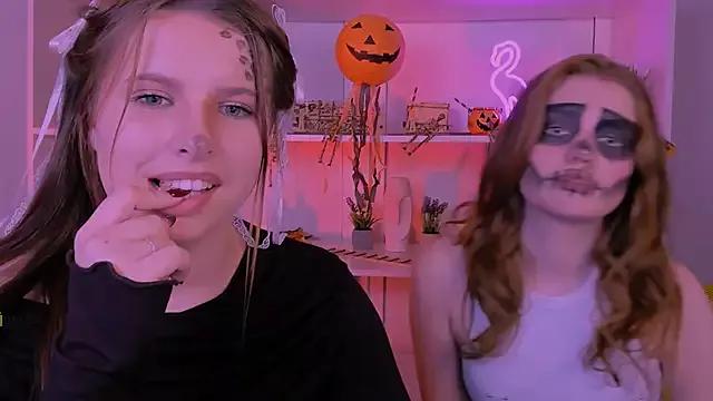 lola_swon from StripChat is Freechat