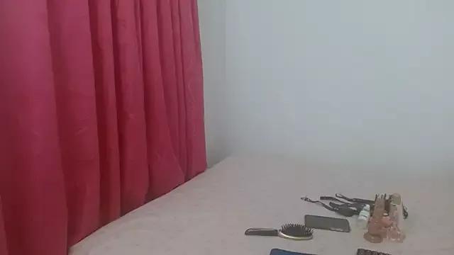 lolascarlett from StripChat is Freechat
