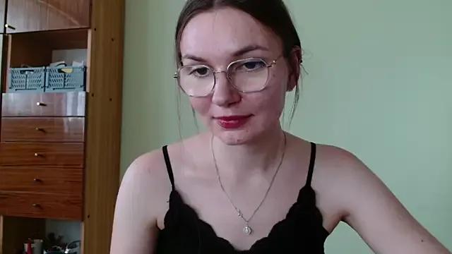 LooveELLYx from StripChat is Freechat