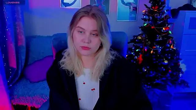 LouiseMous from StripChat is Freechat