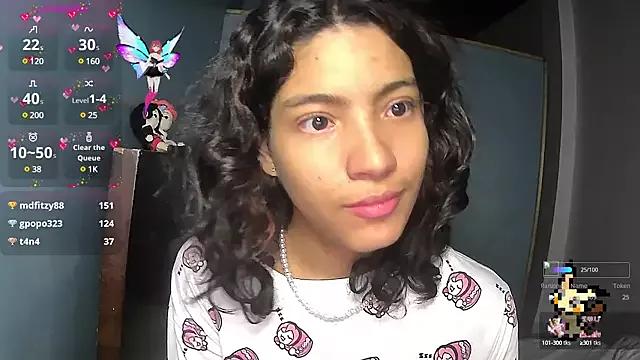 Lovelyamyy from StripChat is Freechat
