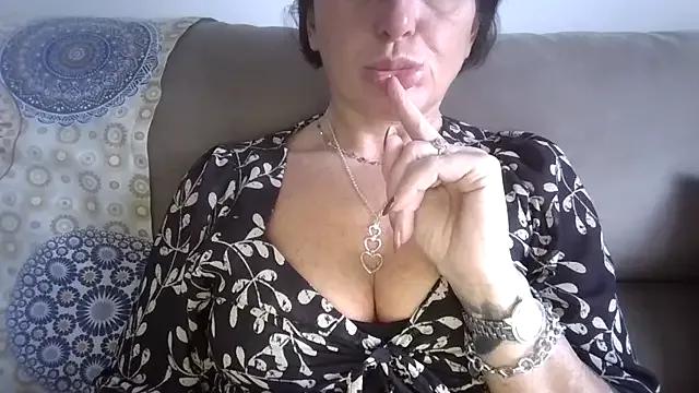 LovelyMia- from StripChat is Freechat