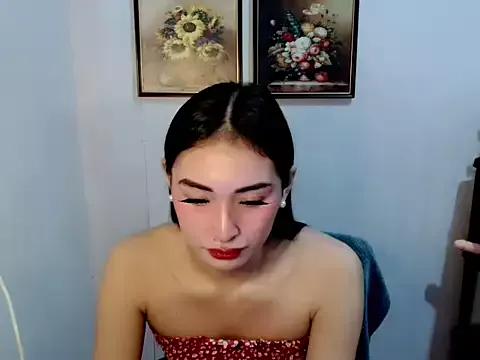 lovelysassy from StripChat is Freechat