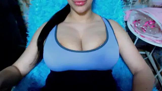 lovelyseu from StripChat is Freechat