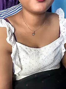 LovelySweety from StripChat is Freechat