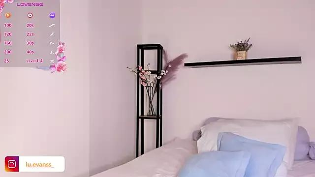 lucero_evanss from StripChat is Freechat