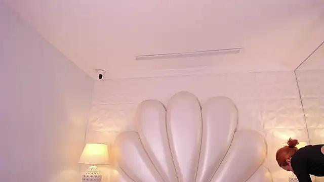 LucianaCarter from StripChat is Freechat