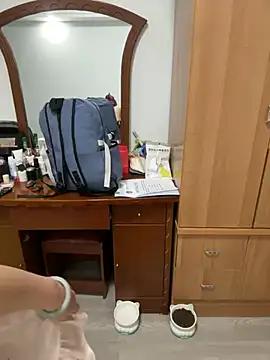 Lucy-m- from StripChat is Freechat