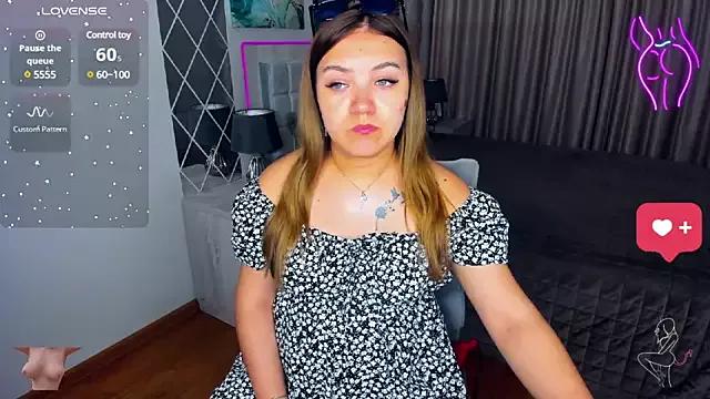 LucyJackson from StripChat is Freechat