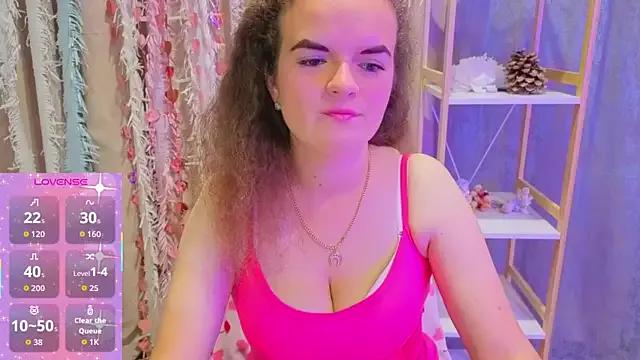 Luisa_Rosee from StripChat is Freechat