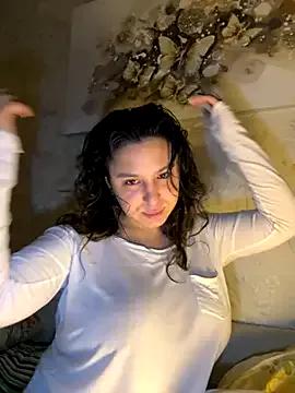 Luisaa_rosee from StripChat is Freechat