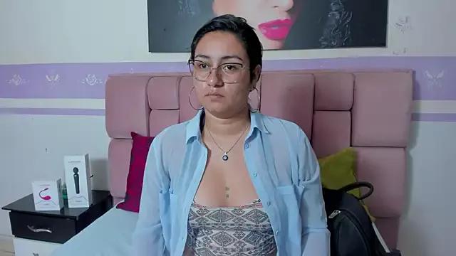 luna-0211 from StripChat is Freechat