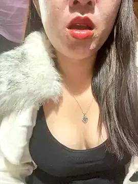 Luna-ass from StripChat is Freechat