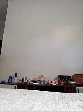 Luna75t from StripChat is Freechat