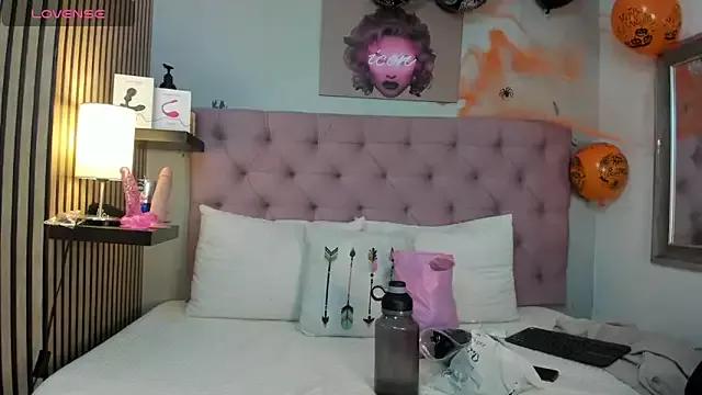luna__dance from StripChat is Freechat