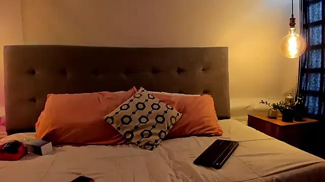 Luna_Claire from StripChat is Freechat