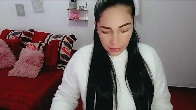 luna_lgomez_ from StripChat is Freechat