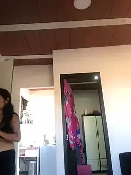 LunaBurns from StripChat is Freechat