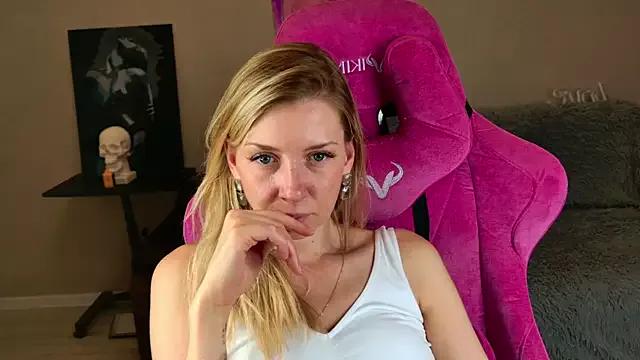 Try the thrill of flirt babes with our cam hosts, featuring unclothed wildness while getting naked and playing with their favored sex toys.