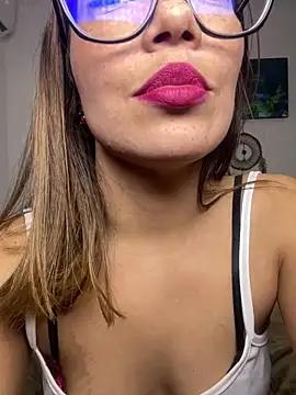 MadameNat from StripChat is Freechat