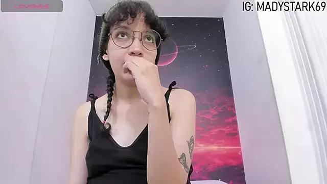 MadyStarkx from StripChat is Freechat