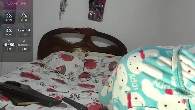 MagicStephany_ from StripChat is Freechat